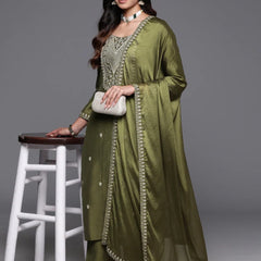 Women’s Viscose Chanderi A-Line Kurta Set With Embroidered Detailing & Chinon Dupatta