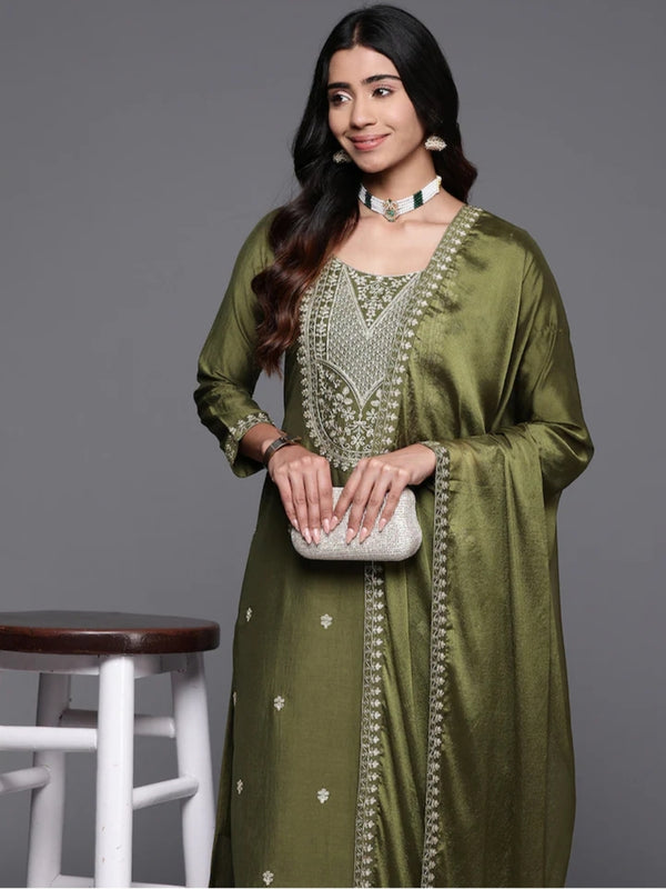 Women’s Viscose Chanderi A-Line Kurta Set With Embroidered Detailing & Chinon Dupatta