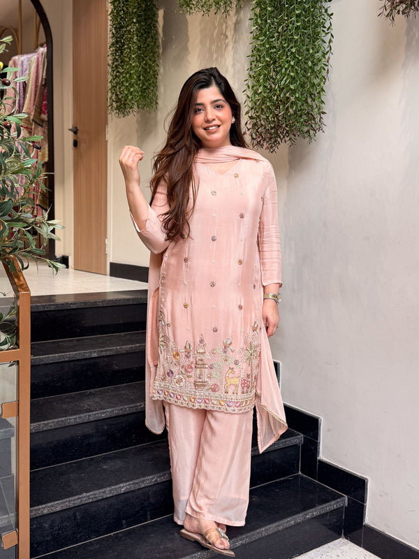 Women’s Crepe Embroidered Kurti With Plain Bottom & Nazmin Dupatta Set