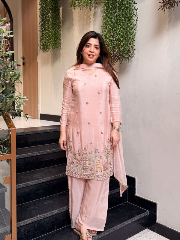 Women’s Crepe Embroidered Kurti With Plain Bottom & Nazmin Dupatta Set