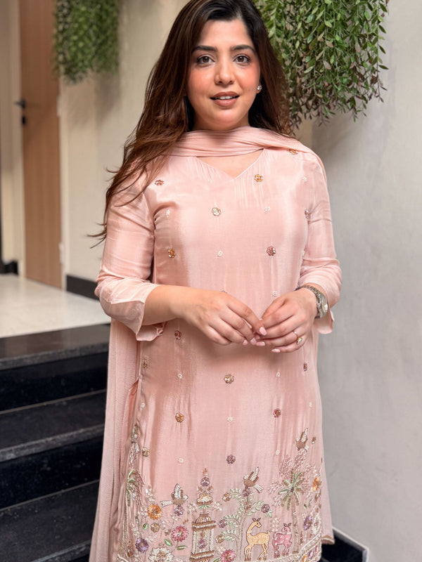 Women’s Crepe Embroidered Kurti With Plain Bottom & Nazmin Dupatta Set