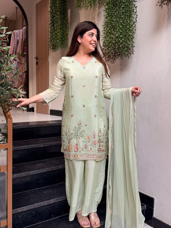 Women’s Crepe Embroidered Kurti With Plain Bottom & Nazmin Dupatta Set