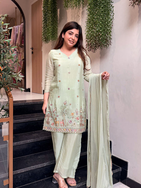 Women’s Crepe Embroidered Kurti With Plain Bottom & Nazmin Dupatta Set