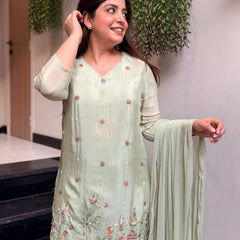 Women’s Crepe Embroidered Kurti With Plain Bottom & Nazmin Dupatta Set