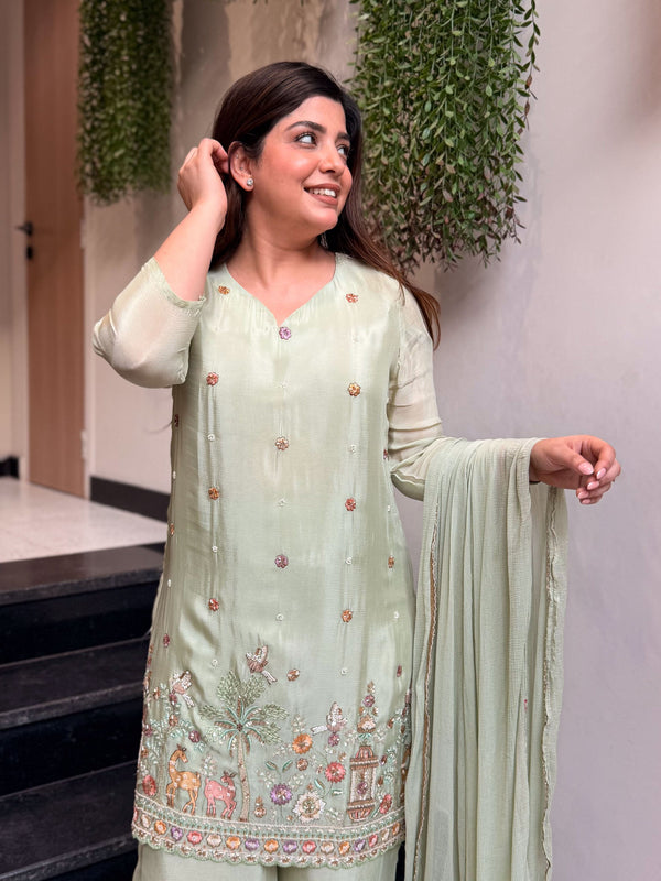 Women’s Crepe Embroidered Kurti With Plain Bottom & Nazmin Dupatta Set