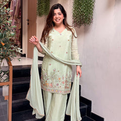 Women’s Crepe Embroidered Kurti With Plain Bottom & Nazmin Dupatta Set