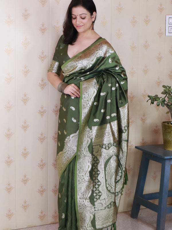 Banarasi Silk Blend Saree with Blouse Piece