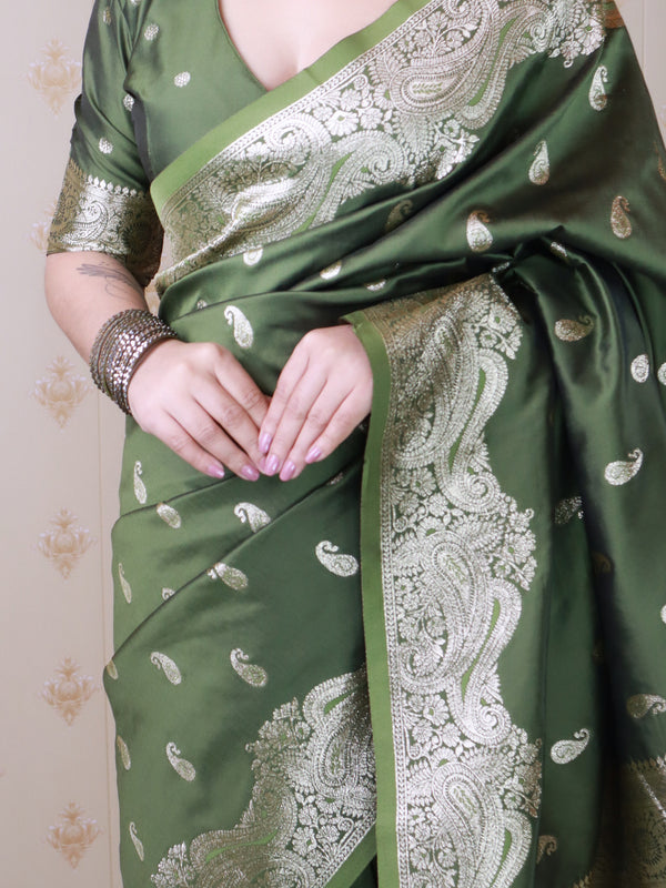 Banarasi Silk Blend Saree with Blouse Piece