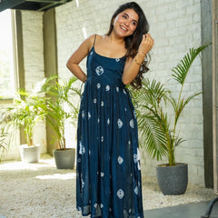 Women's Taby Silk Printed Nyra Cut Kurta Pant Set
