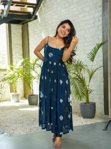 Women's Taby Silk Printed Nyra Cut Kurta Pant Set