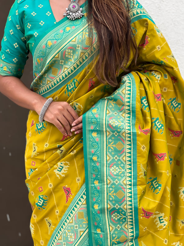 Woven Design Zari Patola Silk Saree With Blouse Piece