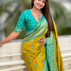 Woven Design Zari Patola Silk Saree With Blouse Piece