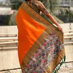 Pure Tissue Kanjivaram Zari Woven Saree With Blouse Piece