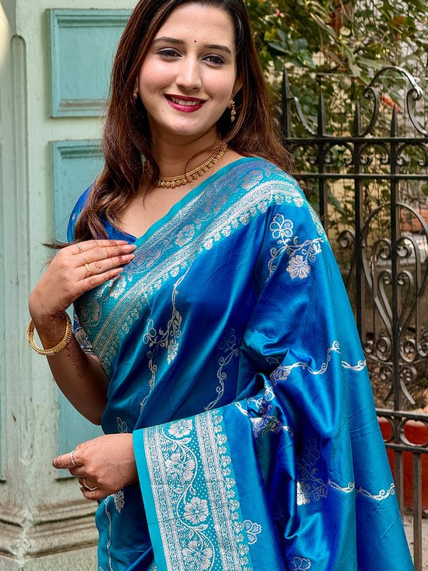 Woven Design Banarasi Silk Blend Saree With Blouse Piece
