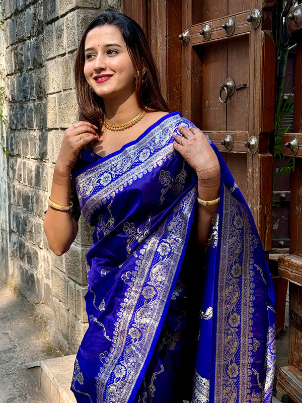 Woven Design Banarasi Silk Blend Saree With Blouse Piece