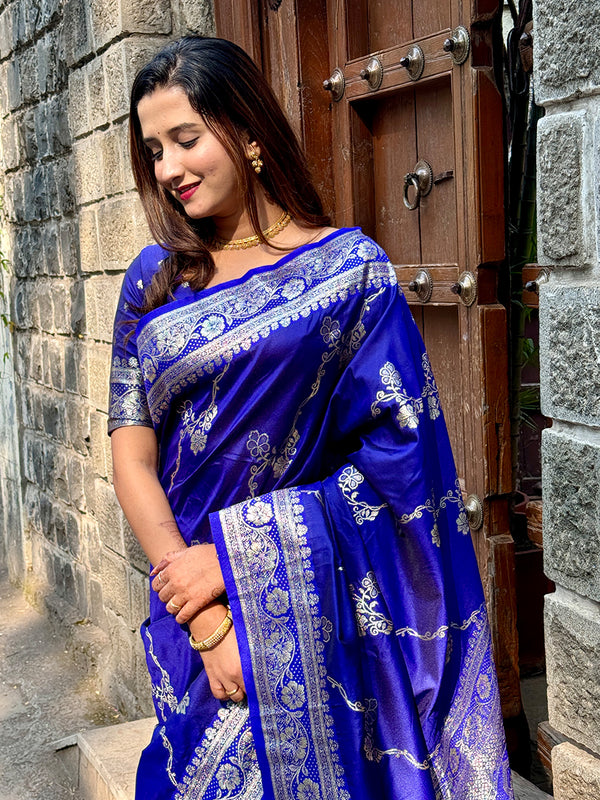 Woven Design Banarasi Silk Blend Saree With Blouse Piece