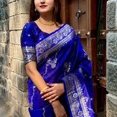 Woven Design Banarasi Silk Blend Saree With Blouse Piece