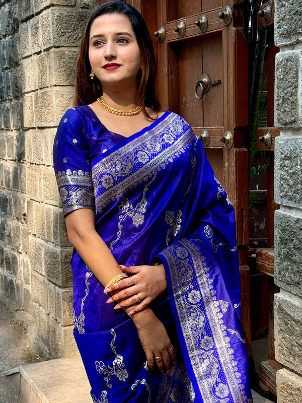 Woven Design Banarasi Silk Blend Saree With Blouse Piece