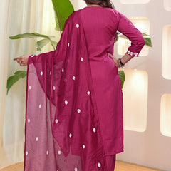 Women’s Rayon Slub Embroidered Kurta With Pant & Chanderi Dupatta Set