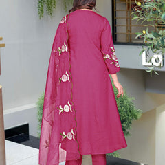 Women's Chanderi Silk Embroidered Kurta Pant Set With Organza Dupatta