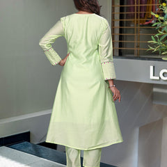 Women's Chanderi Silk Embroidered Kurta Pant Set With Organza Dupatta