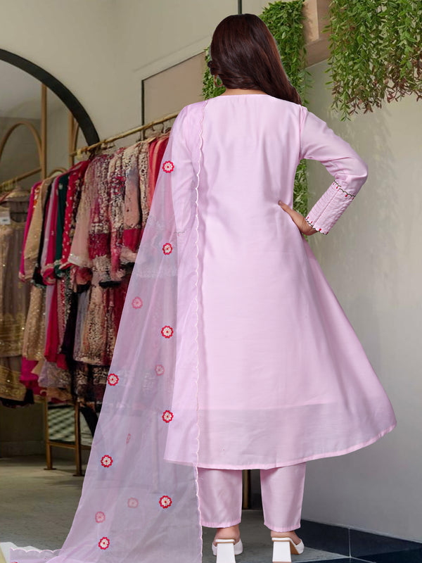 Women's Chanderi Silk Embroidered Kurta Pant Set With Organza Dupatta