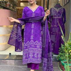 Women’s French Crepe Printed Kurta Set with Gadhwal Bottom & Chinon Dupatta