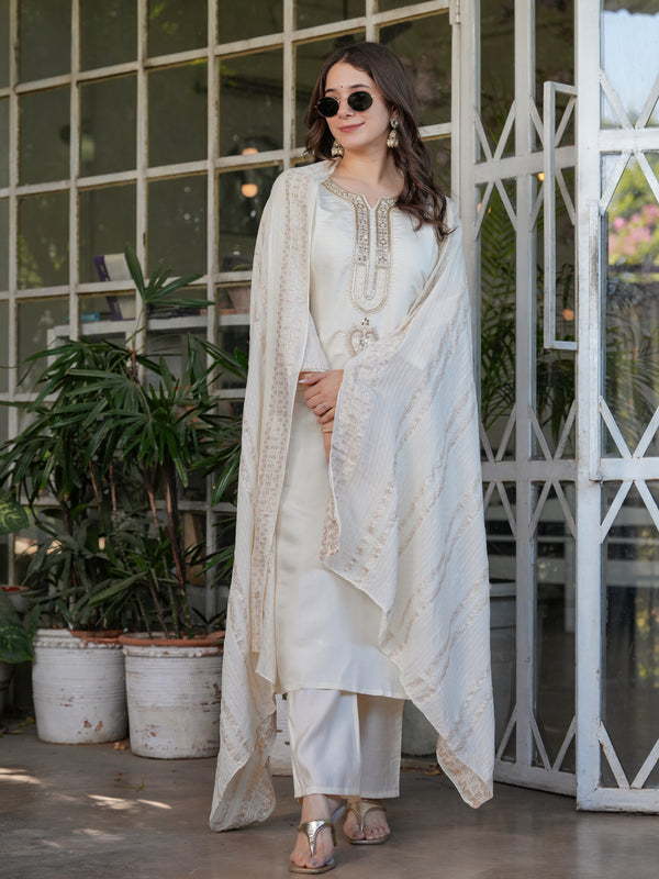 Women’s Viscose Chanderi Embroidered Kurta Set with Jacquard Dupatta