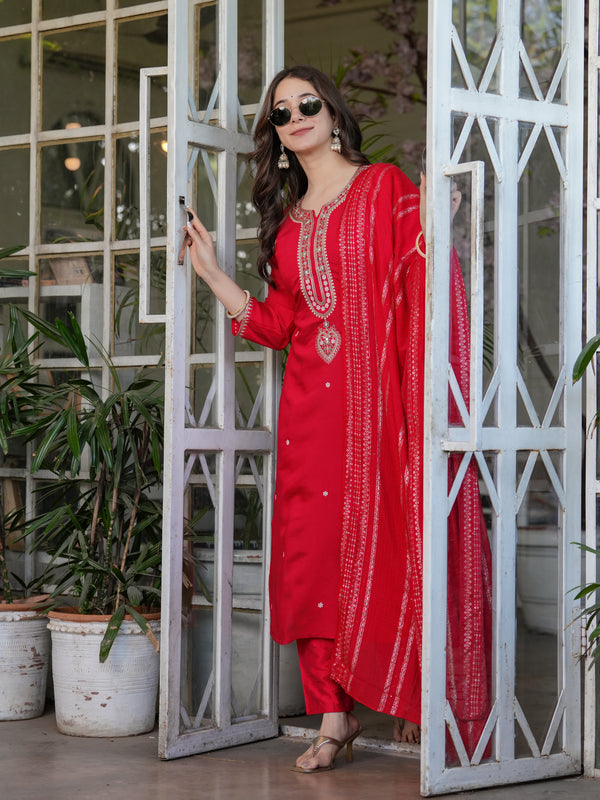 Women’s Viscose Chanderi Embroidered Kurta Set with Jacquard Dupatta