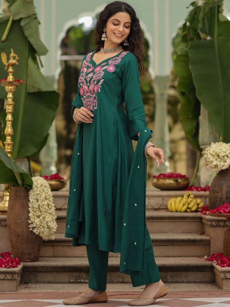 Women's Viscose Rayon Embroidered Kurta Pant & Chanderi Gadhwal Dupatta Set