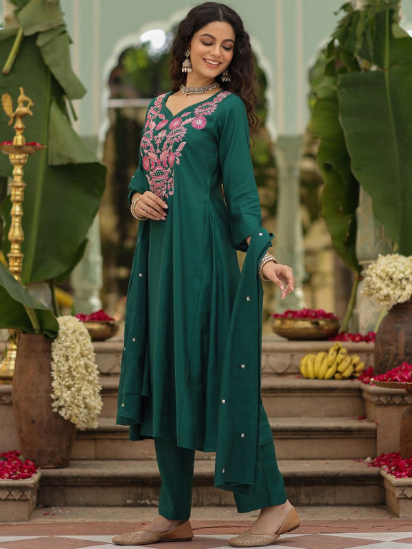 Women's Viscose Rayon Embroidered Kurta Pant & Chanderi Gadhwal Dupatta Set