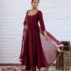 Women's Chanderi Silk Kurta Pant & Silk Blend Dupatta Set