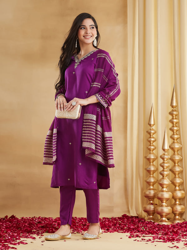 Women's Embroidered Viscose Rayon Kurta With Pant & Chanderi Jacquard Dupatta Set