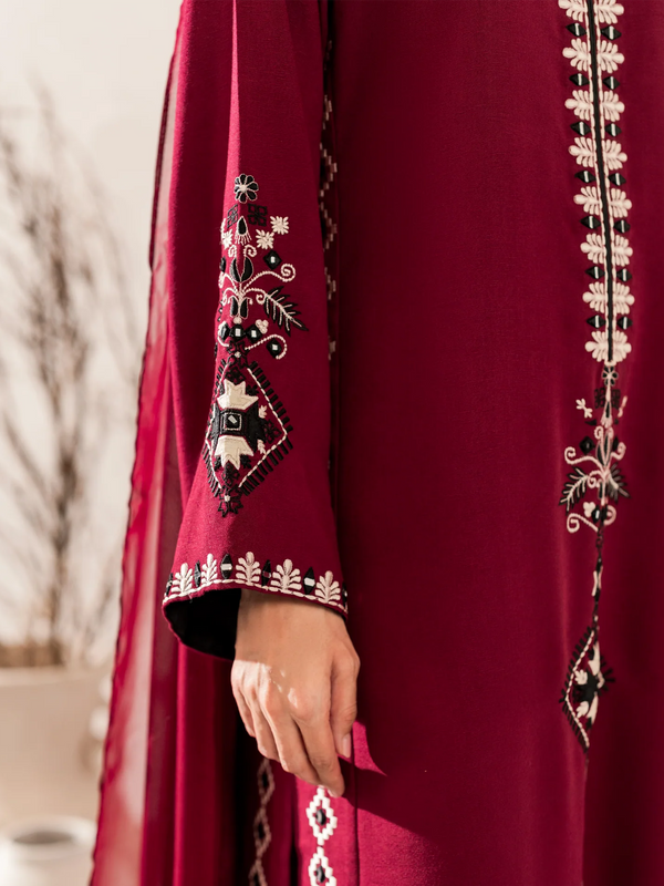 Women's Chanderi Silk Embroidered Kurta Pant Set With Chinnon Dupatta