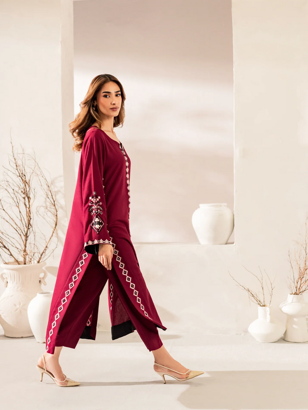 Women's Chanderi Silk Embroidered Kurta Pant Set With Chinnon Dupatta