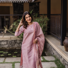 Women’s Jacquard Butti Kurti With Printed Cotton Chex Dupatta Set