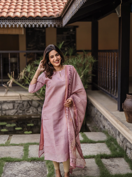 Women’s Jacquard Butti Kurti With Printed Cotton Chex Dupatta Set