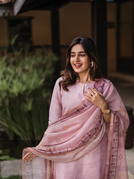 Women’s Jacquard Butti Kurti With Printed Cotton Chex Dupatta Set