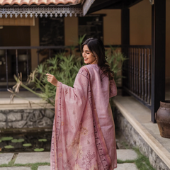 Women’s Jacquard Butti Kurti With Printed Cotton Chex Dupatta Set