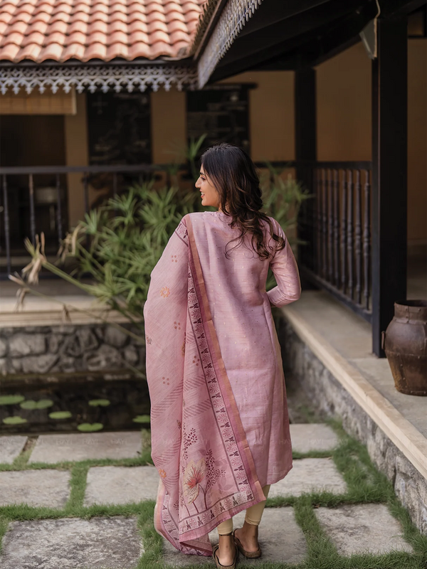 Women’s Jacquard Butti Kurti With Printed Cotton Chex Dupatta Set
