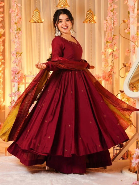 Women's Viscose Kurta With Pant And Dupatta Sets