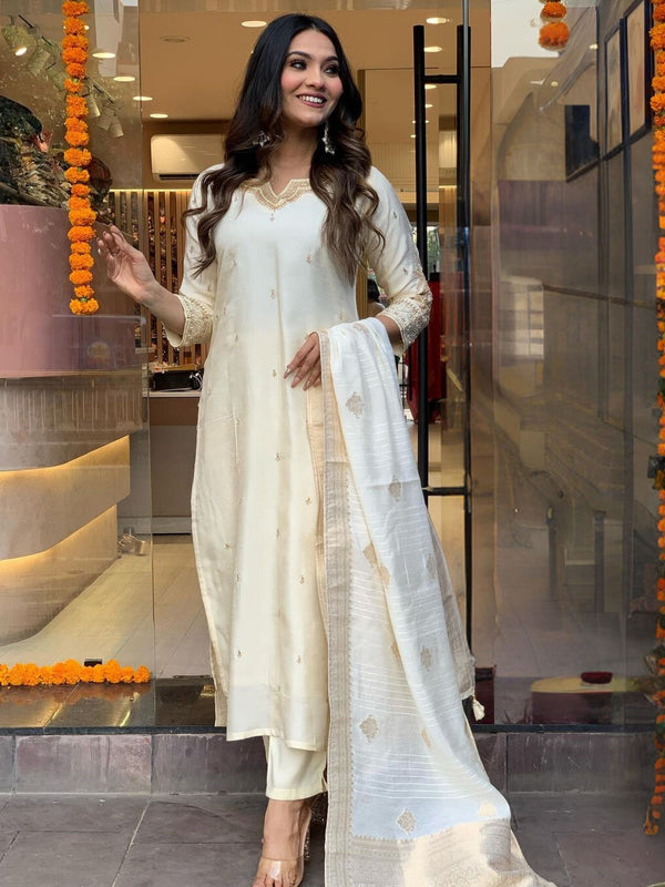 Women’s Viscose Chanderi Embroidered Straight Kurta With Bottom & Jacquard Dupatta Set