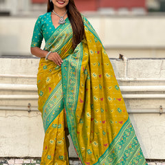 Woven Design Zari Patola Silk Saree With Blouse Piece