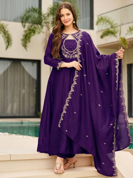 Women's Embroidered Vichitra Straight Kurta With Pant & Dupatta Set