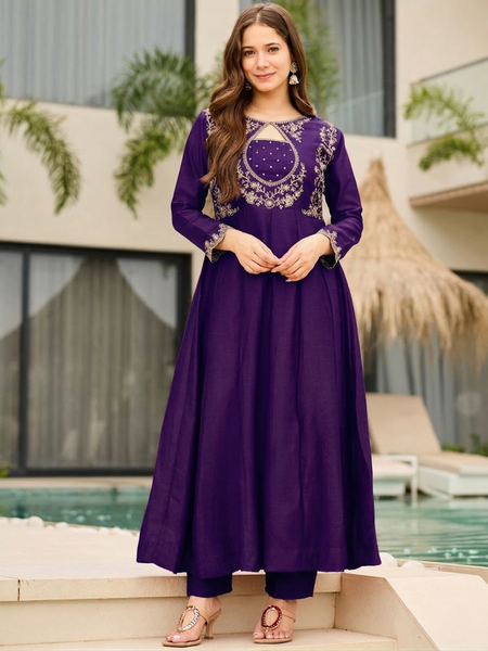 Women's Embroidered Vichitra Straight Kurta With Pant & Dupatta Set