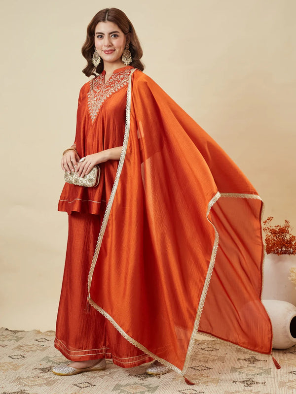 Women's Vichitra Silk Kurta Pant Set With Vichitra Silk Dupatta