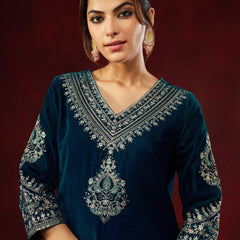 Women's Heavy Velvet Embroidered Kurta Pant & Chinnon Silk Dupatta Set