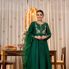 Women's Chanderi Silk Embroidered Kurta Pant & Organza Dupatta Set