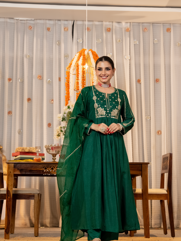 Women's Chanderi Silk Embroidered Kurta Pant & Organza Dupatta Set