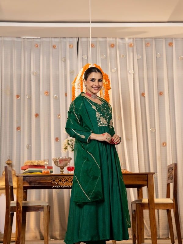 Women's Chanderi Silk Embroidered Kurta Pant & Organza Dupatta Set